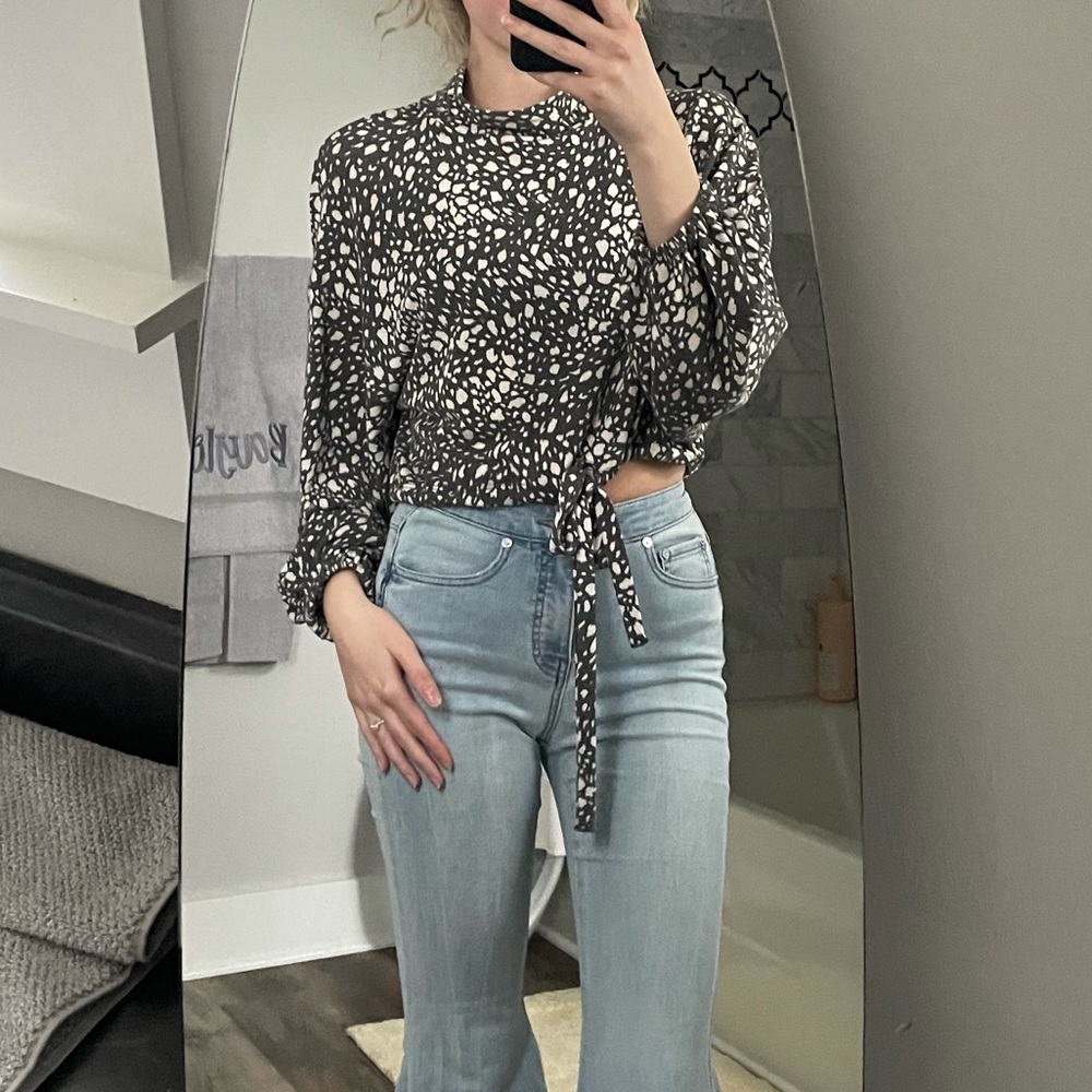 Molly Green cropped blouse
